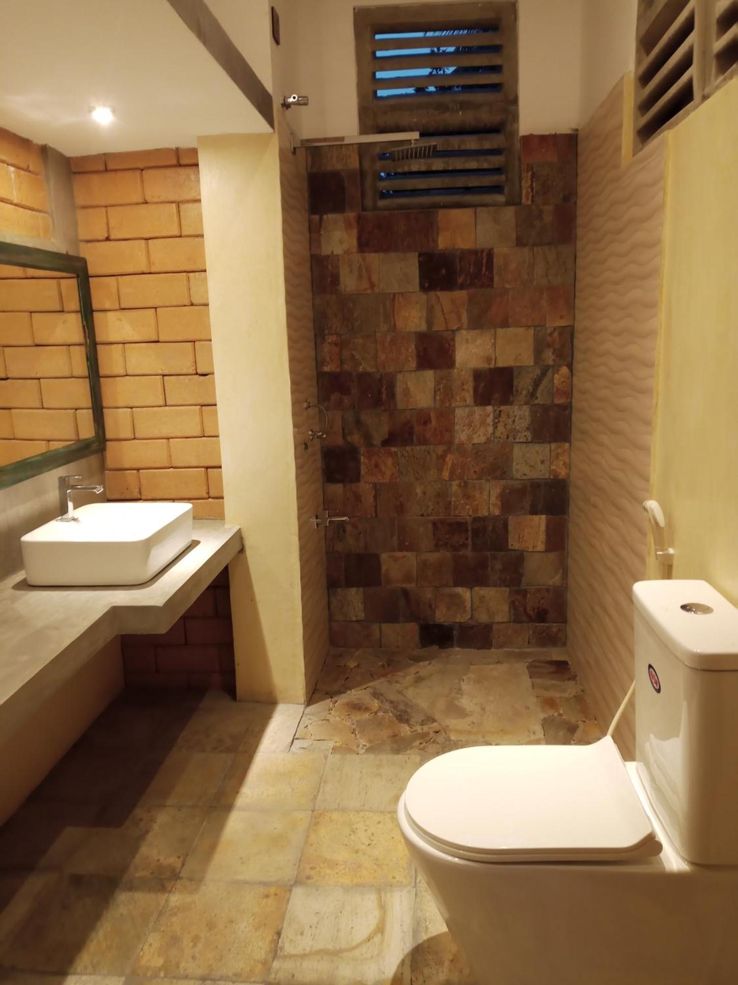 The Brick Wonder Hotel Habaraduwa Central Buitenkant foto